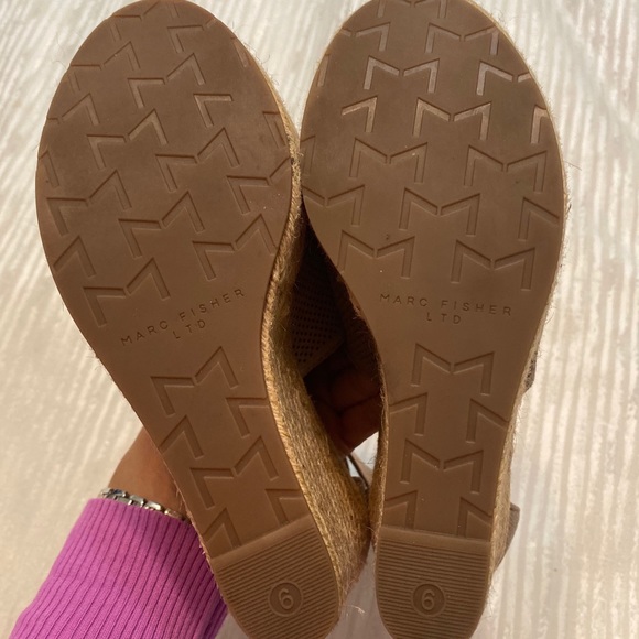 Marc Fisher Alison Wedges, Size 6 - Picture 5 of 5